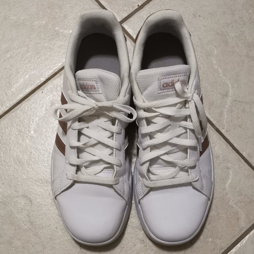 Sold! Adidas white sneakers shoes